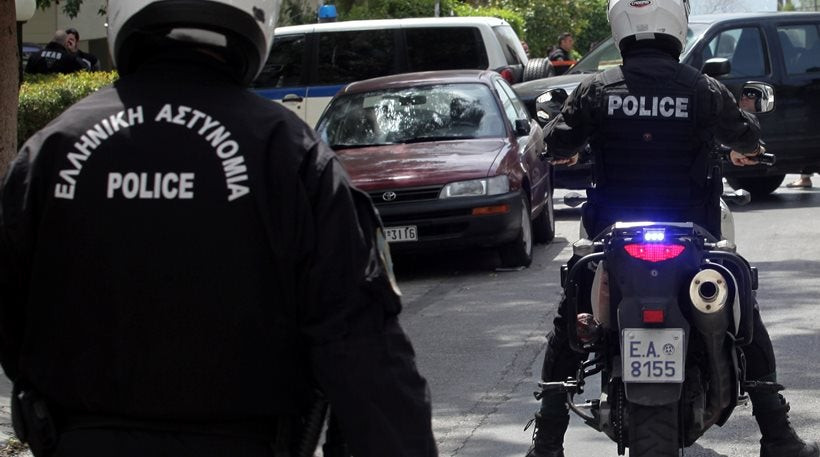 Ηράκλειο: 50χρονος πήγε να κάψει αστυνομικούς και να αυτοπυρποληθεί!